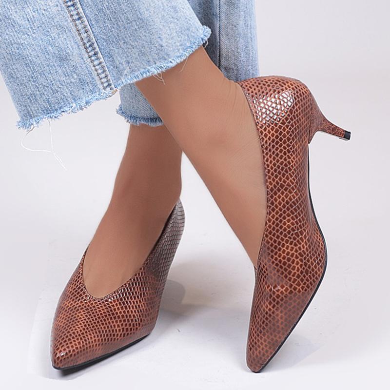 2024 Весна и осень Новые туфли с узором в виде змеиной чешуи Яркие кожаные остроносые туфли большого размера с закрытым носком и высоким каблуком
