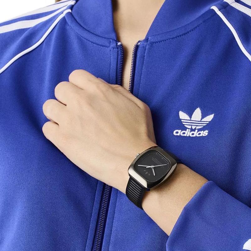 adidas Оригинальные наручные часы Кварцевый механизм Кожаный ремешок 37 мм Черный циферблат Унисекс 50 м Водонепроницаемые AOSY24527