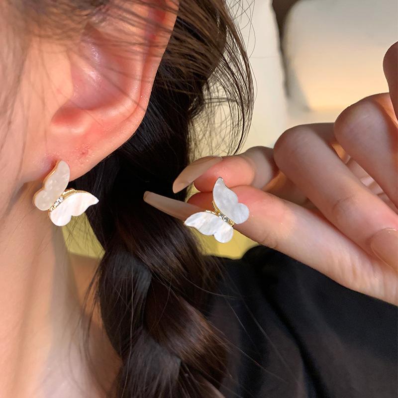 Women Elegant Shell Butterfly Ear Stud Earrings