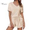 Женский летний комплект из 2 предметов: футболка с коротким рукавом и V-образным вырезом, эластичные шорты на талии, однотонный свободный покрой, повседневный наряд
