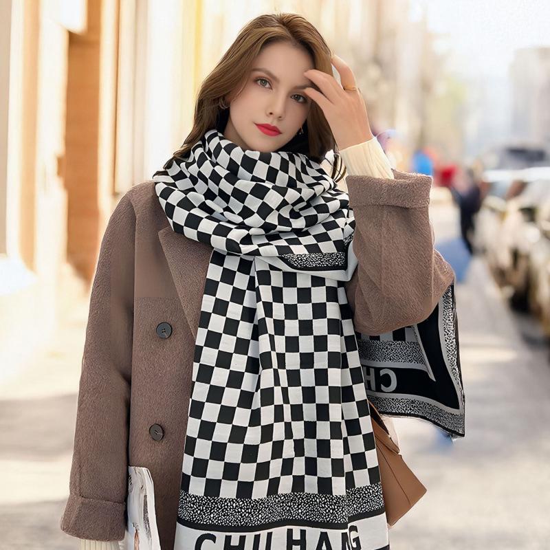 2025 High-End Women's Korean Style Versatile Shawl: Double-Sided, Warm, Imitation Cashmere Scarf with Old Flower Design for Autumn/Winter.