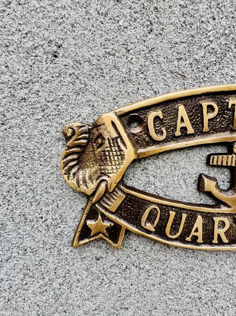 Латунная табличка «Каюта капитана» | Морской декор | Подарок для мужской пещеры | Табличка для женской берлоги | Энби-анклав | Морская настенная табличка