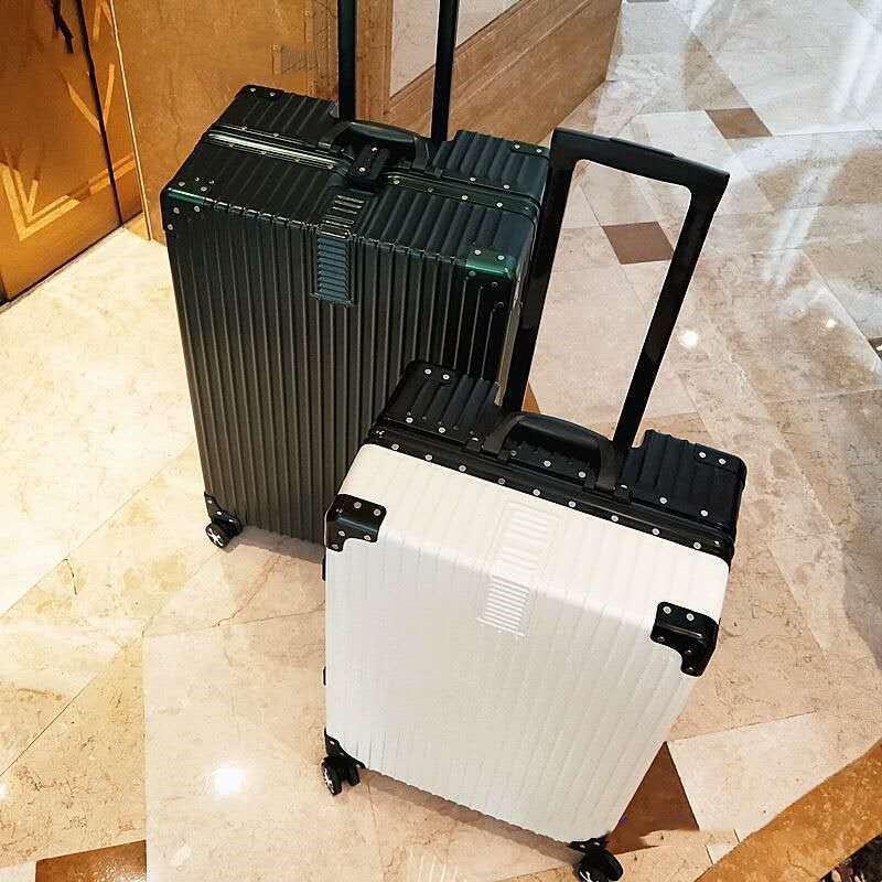 Унисекс чемодан для путешествий в корейском стиле: Универсальные колеса, Большая вместимость, Кожа, Кодовый замок, Алюминиевая рама