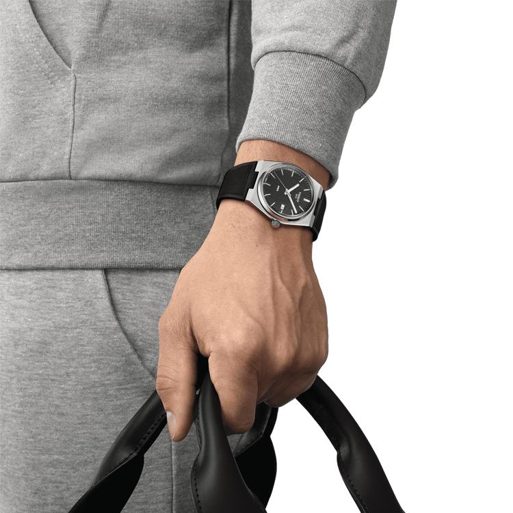 Tissot Классическая коллекция Кварцевый механизм Водонепроницаемость 100 м Мужские часы Часы 40 мм Черный циферблат T137.410.17.051.00