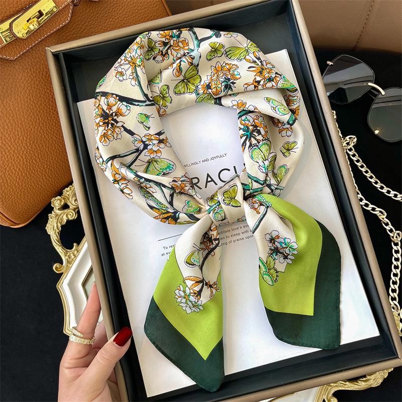 Лето 2023 года, шелковый шарф синего и белого цветов: Элегантный и универсальный квадратный шарф длиной 70 см для женщин