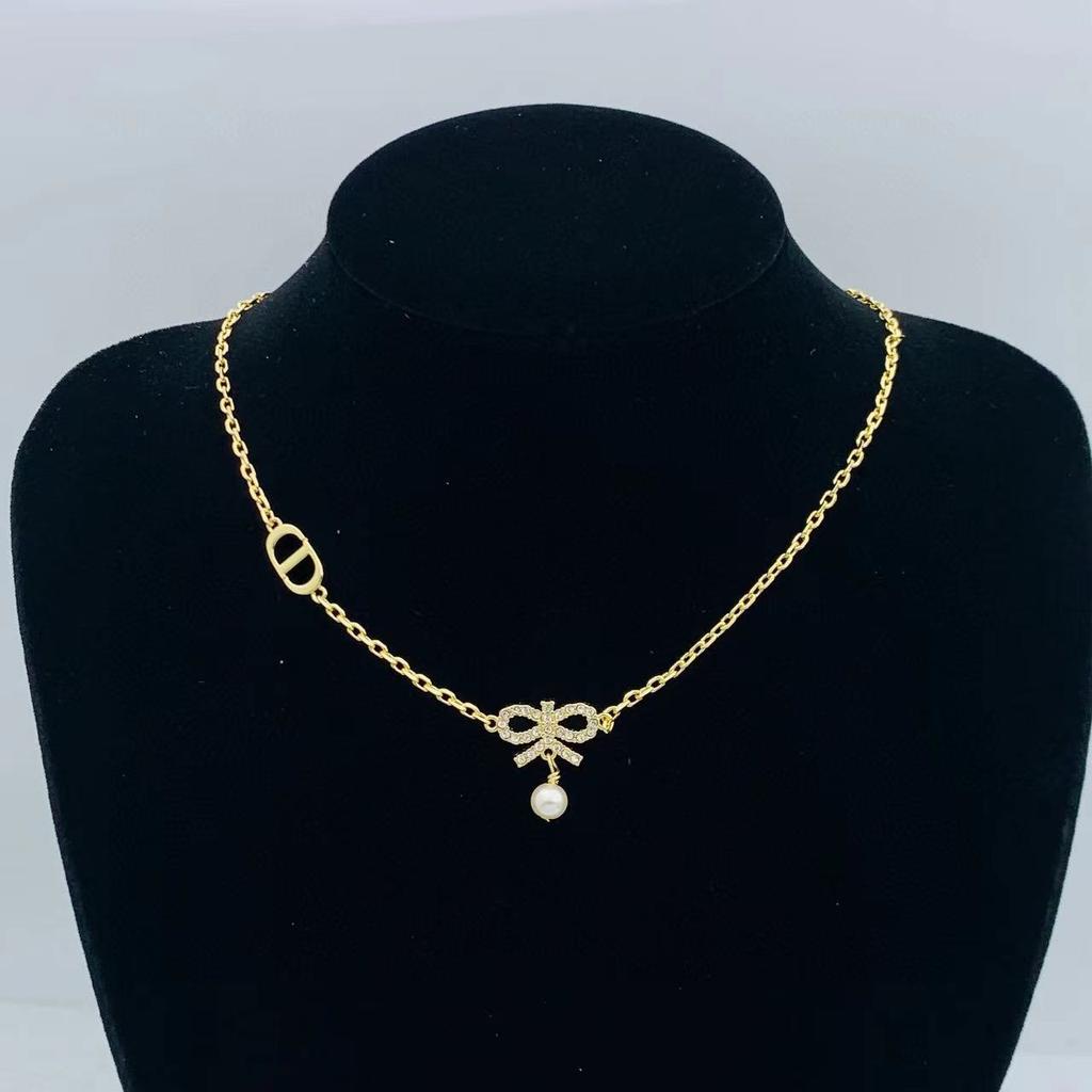 Жемчужное ожерелье с буквой и бриллиантами для женщин