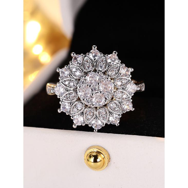 Shining White Diamond Sunflower Design Ring, a delicate and sophisticated piece of jewelry, perfect as a gift for your best friend or girlfriend