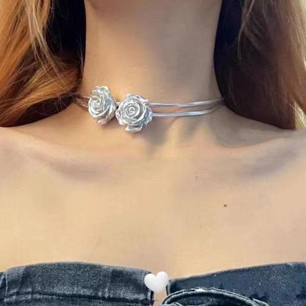 Gorgeous Fashion Leather Flower Necklace Women's Popular Collar Chain Temperament Rose Choker Neckchain Engagement Anniversary Jewelry Gift
