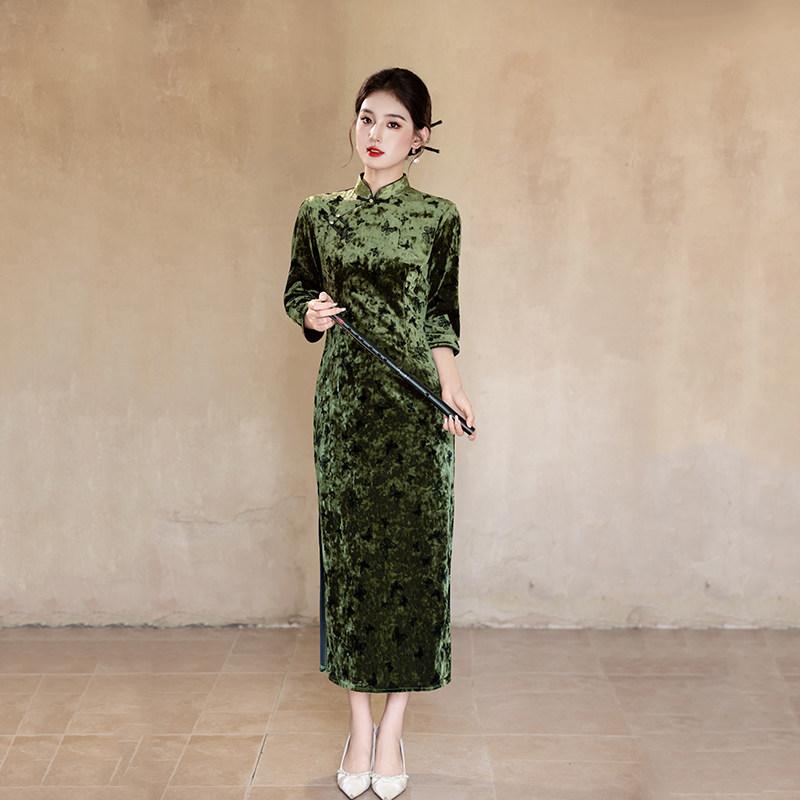 Green golden velvet new Chinese long-sleeved autumn cheongsam seven-quarter-sleeved improved young women's high-end sense spring and autumn
