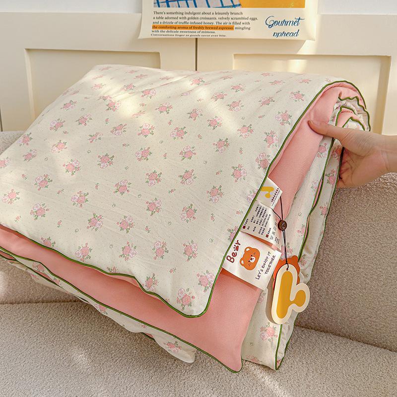 Washable Cotton Double Gauze Cartoon Summer Quilt for Mother and Baby - Soft, Fresh, and Thin Air Conditioning Blanket