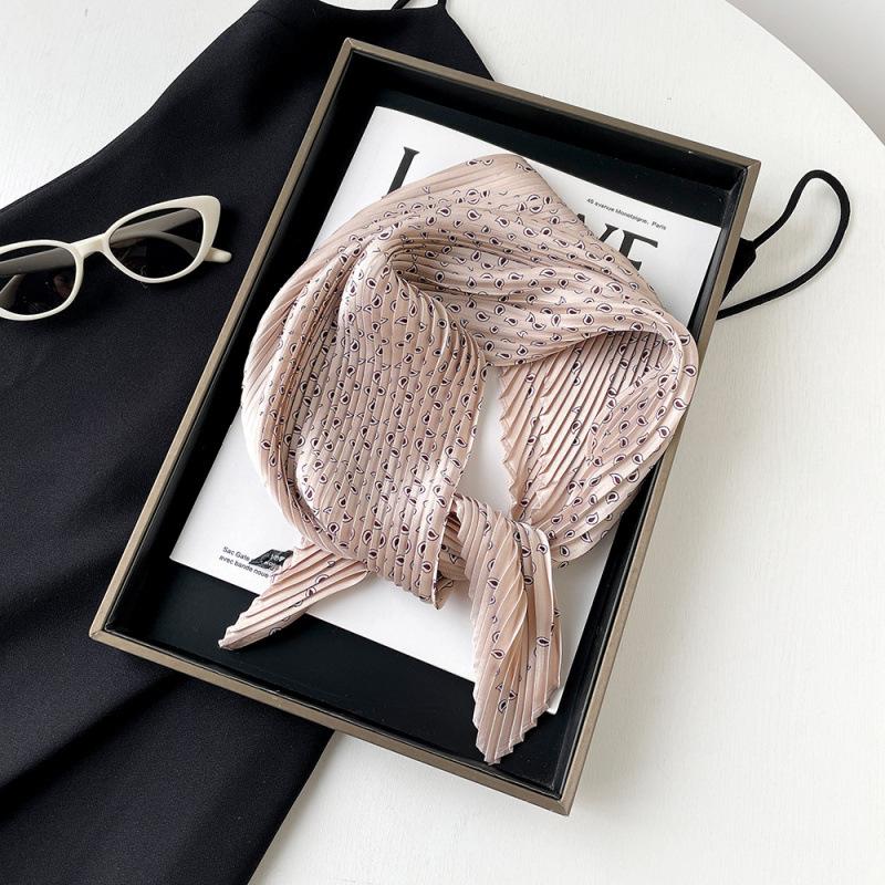 70 * 70 Four Seasons Доступен Новый женский маленький квадратный шарф, высококачественный шарф с буквенным принтом, профессиональный шарф, атласный шарф