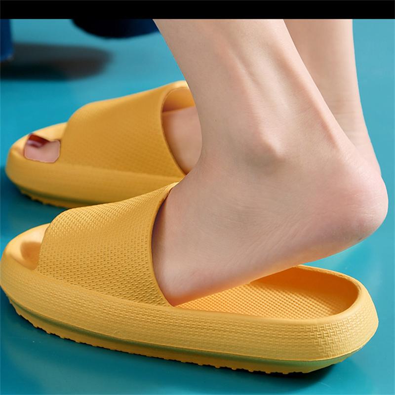 Women Men Slippers Thick Sole Summer Beach Slides Bathroom Anti-Slip Slipper Soft Sandals Fashion Flip-Flops Ultra-Light Shoes
