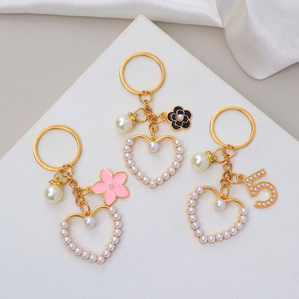 Retro Heart Pendant Keychain Black White Camellia Pearl Pendant Women Purse Handbag Accessories Trendy Car Keyring Travel Gift