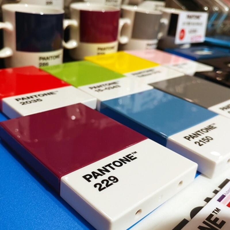 Новый чехол для карт Pantone (Overgene 229)