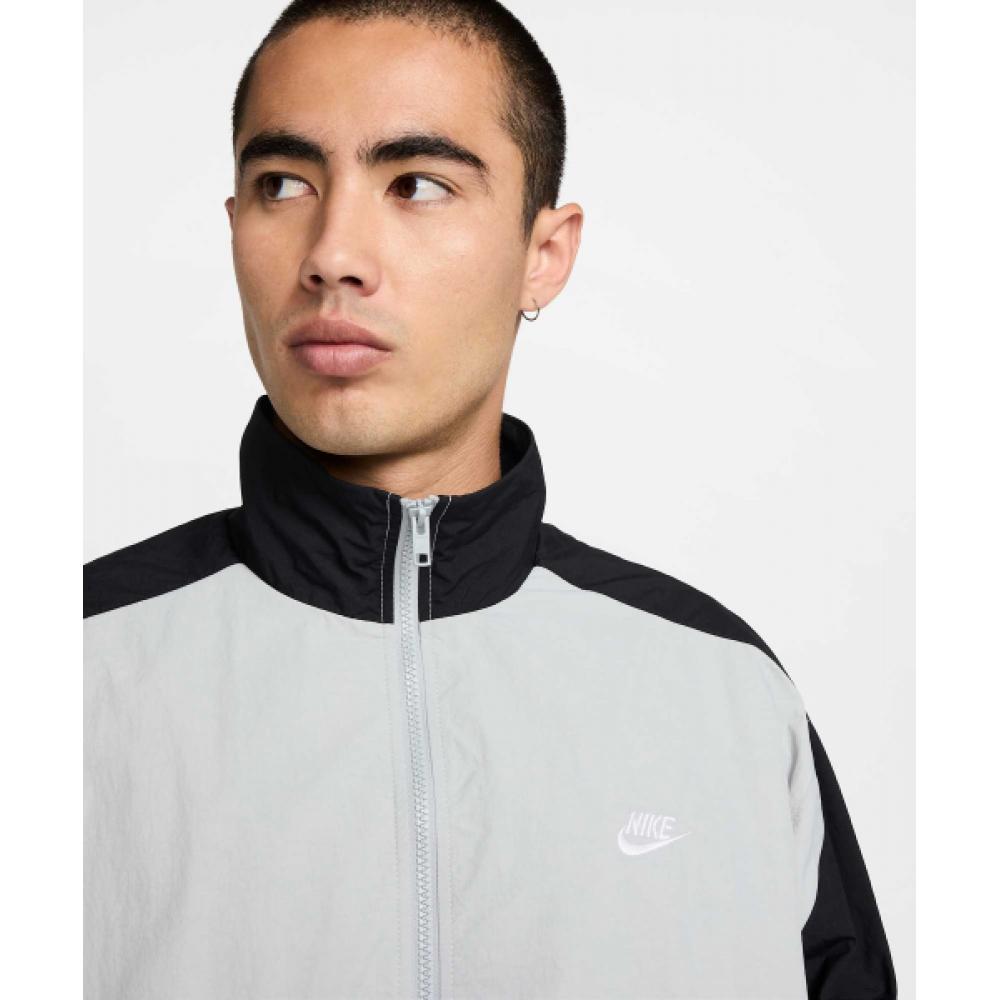 Nike Спортивная куртка Club Oversize Woven Track Jacket M Light sMoke Gray Black White Hq6110 077