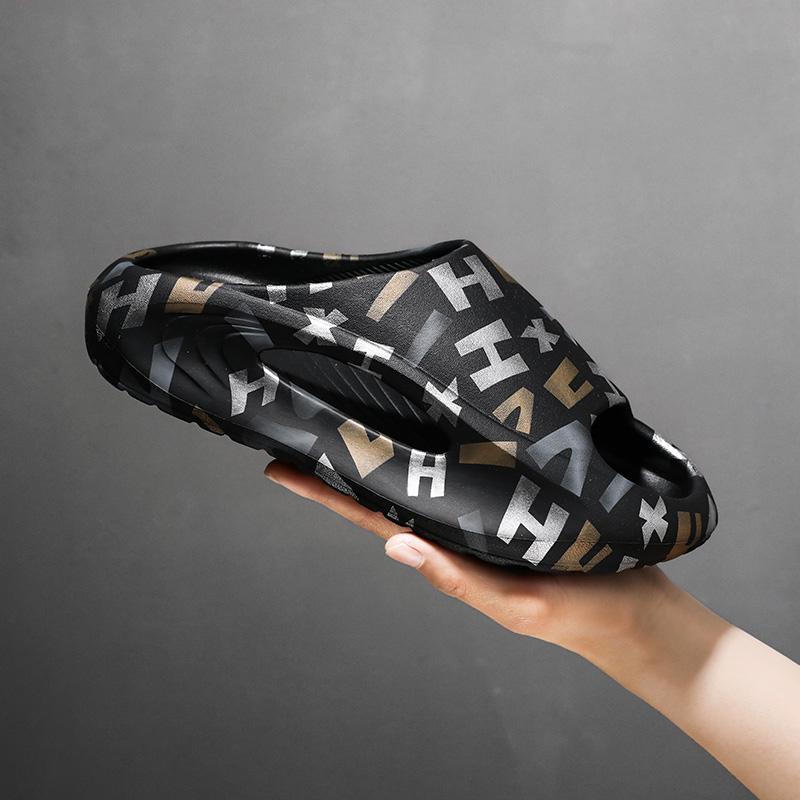 Summer men's and women's beach shoes soft sole slippers casual non-slip outdoor flat sandals men's and women's new couple shoes