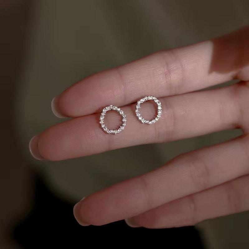 Full Diamond Round Stud Earrings Women's Simple Niche Design Sense Temperament Flash Diamond Round Geometric Earrings