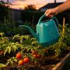 Пластиковая лейка 4 л с длинным носиком и эргономичной ручкой для полива комнатных растений