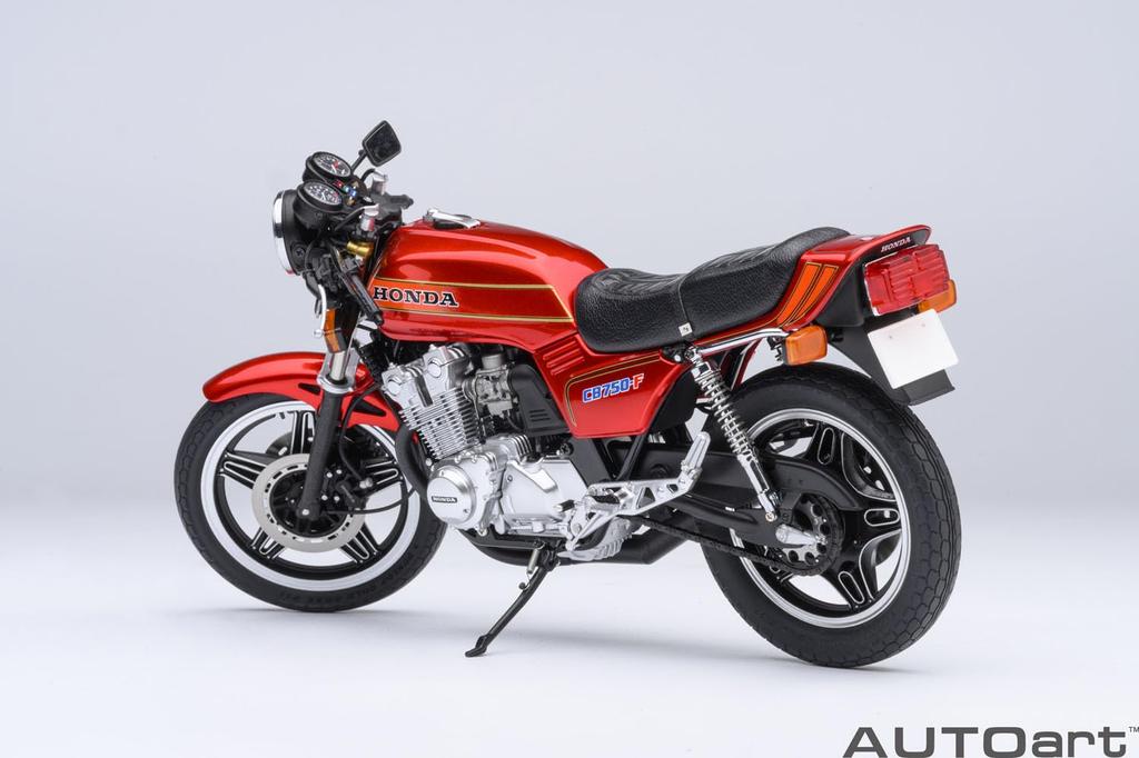 AUTOart Мотоцикл Balibari Legend Honda CB750F Шлем Завершенный Продукт 12561 1/12 (``Koma Gun'' в комплекте)