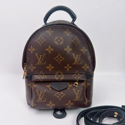 [Б/У] Рюкзак Palm Springs Mini из коричневого канваса с покрытием и монограммой, с золотой фурнитурой - Очень хорошее состояние #NK5N95