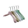 Нескользящая вешалка для пальто с широкими плечиками: Утолщенная поддержка для развешивания одежды