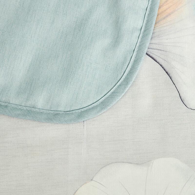 LUOLAI Breathable Polyester All-Season Quilt