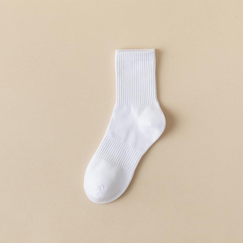 Autumn and Winter Men's Solid Color Mid-tube Socks Deodorant Sweat-absorbent Sports Socks High Socks