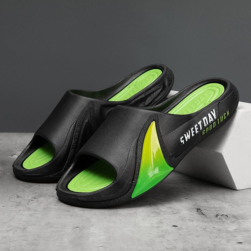 Молодежные тапочки, мужская летняя верхняя одежда, новые, с толстым дном, однотонные, пляжные, нескользящие, с мягкой подошвой, с плоским дном, классные тапочки