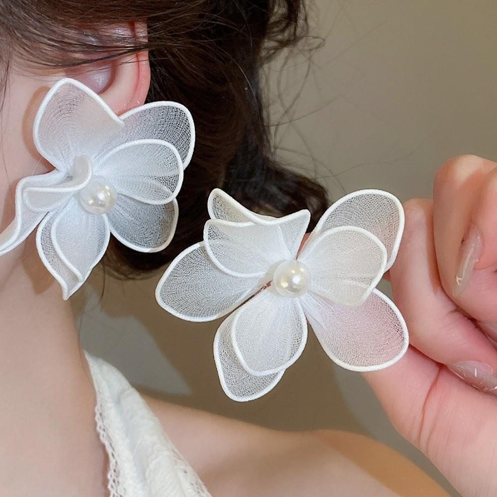 Iron Wire Iron Mesh Flower Earrings Big Floral Exaggerated Women Floral Ear Studs Pearl Jewelry Accessories Ladies Stud Earrings