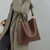 Senior Sense of Fashion One-shoulder Bucket Bag All-in-one Tote Crossbody Bag Light Luxury Leather Women's Bag