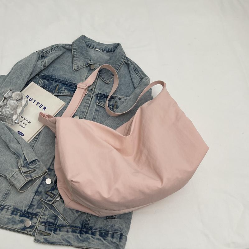 Сумка через плечо женская однотонная сумка через плечо легкая большая вместительная сумка