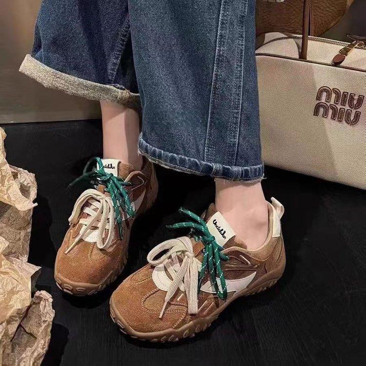 Интернет-знаменитость взрыв толстая подошва ретро моральная тренировочная обувь женская весна 2025 новая мода универсальная повседневная спортивная обувь высокая ценность