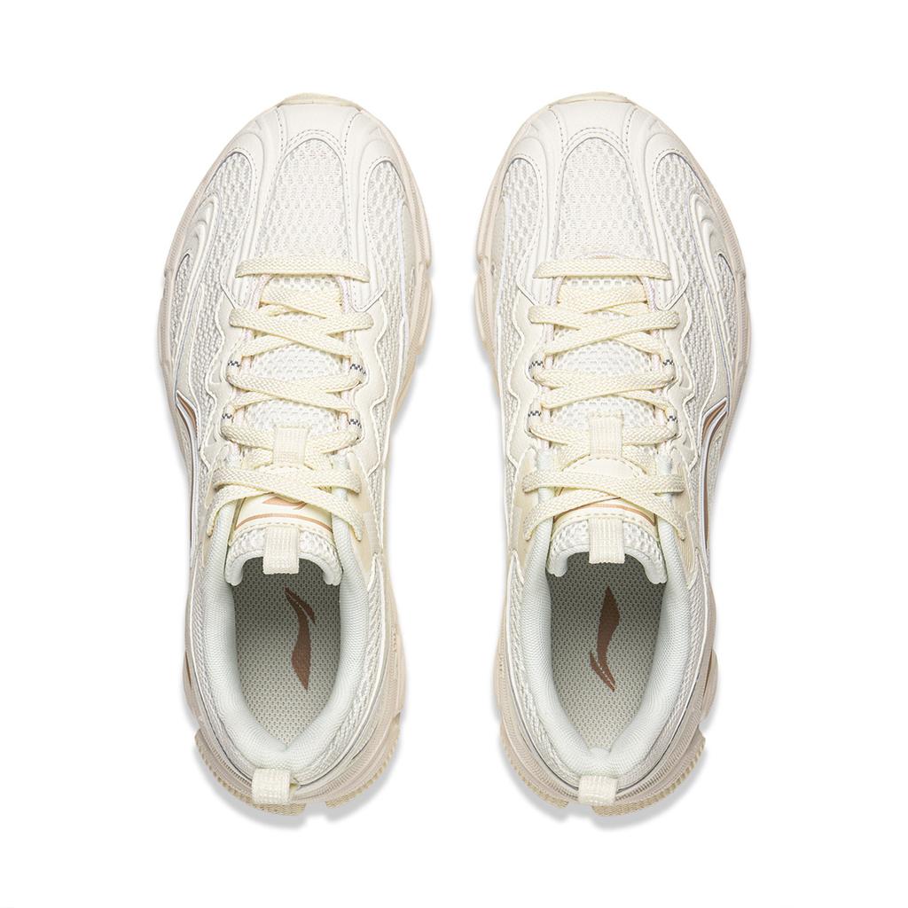 Li Ning Carefree V3 Амортизирующие износостойкие дышащие низкие беговые кроссовки женские цвет слоновой кости ARXW024-1