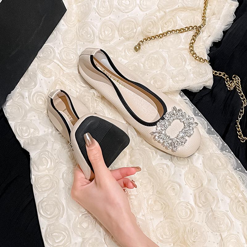 Spring Summer New Flat Shoes for Women Round Toe Rhinestone Leather Loafers Girl Comfortable Soft Slip-on Boat Shoes