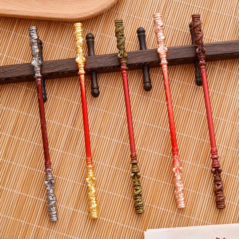 Творческий Мини Wukong Cudgel Meatal Модель Monkey King Wukong Оружие Маленькие Украшения Поделки Детские Игрушки Аниме Периферия Подарки
