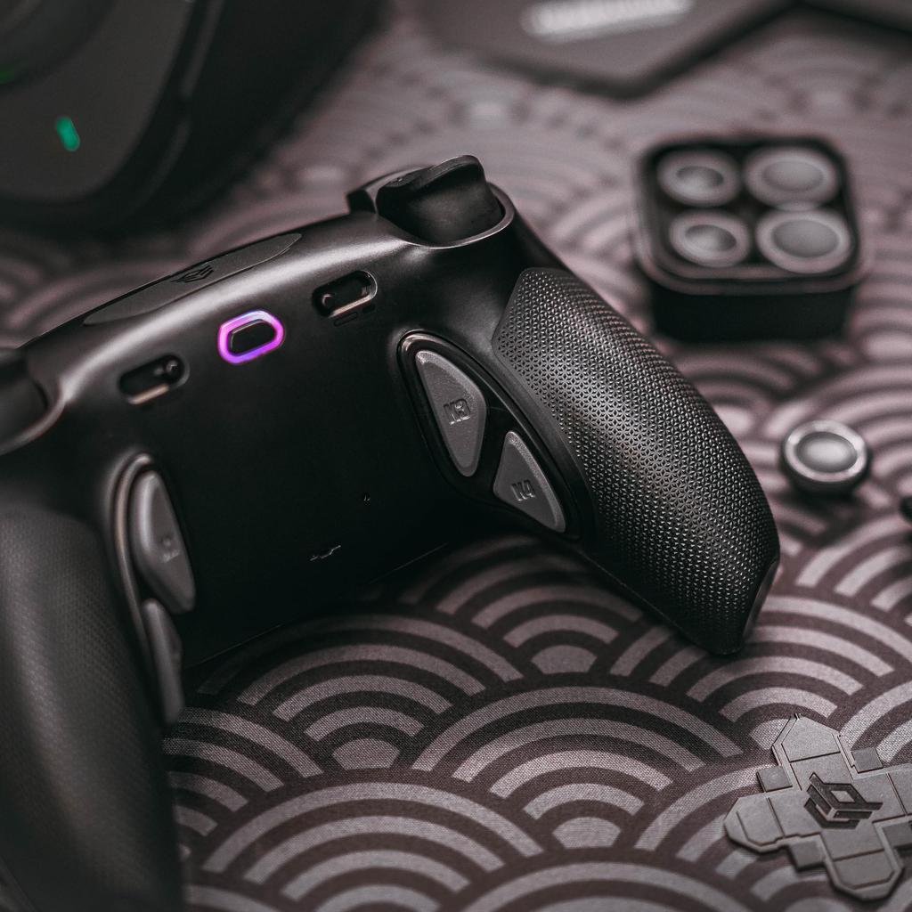 Игровой контроллер HEXGAMING Phantom Pro, версия с датчиком Холла, для и с 4 назначаемыми кнопками на задней панели, 6 8 сменными аналоговыми стиками и регулируемыми адаптивными триггерами
