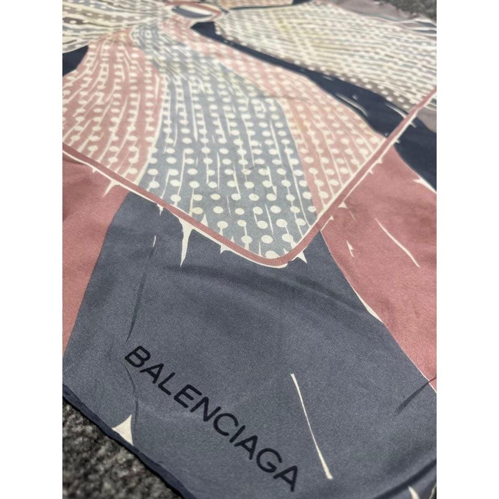 Б/у Шарф BALENCIAGA с принтом по всей поверхности, большой