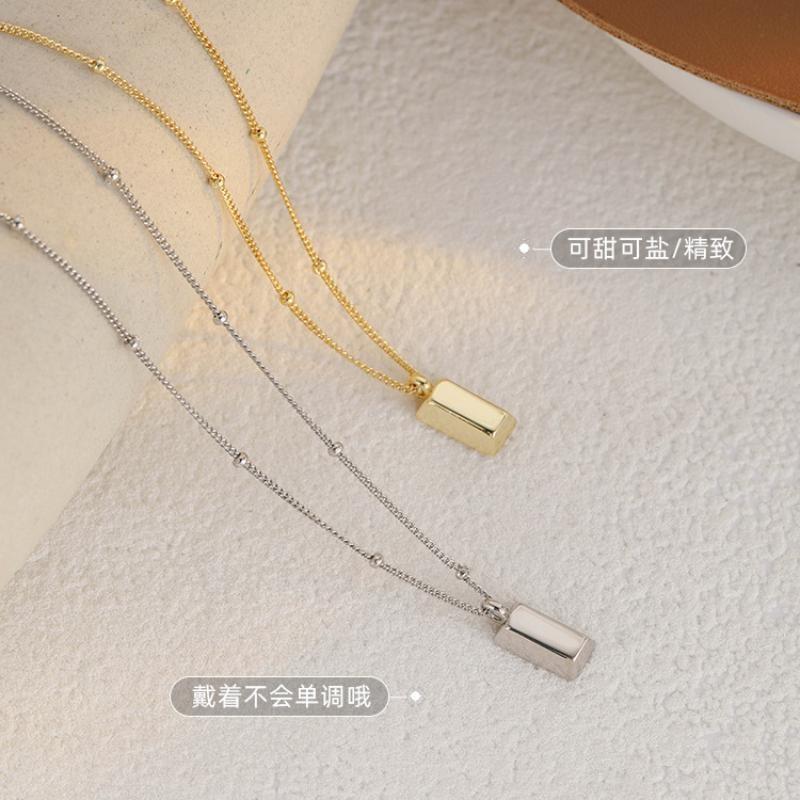 Женское ожерелье Высококлассный Нишевый Дизайн Ощущение Легкой Роскоши Золотой Слиток Темперамент Ключичная Цепочка Цепочка на Шею с Разнообразием Индивидуальности