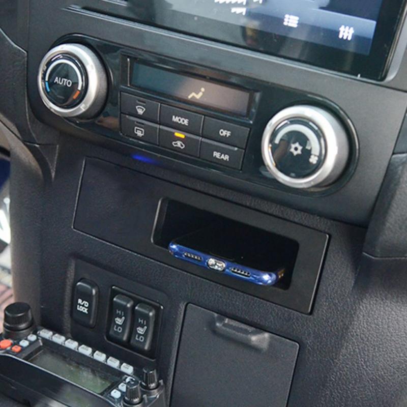 Car wireless charger for Mitsubishi Pajero 2006-2018 charging pad phone mount mobile holder fast phone charger
