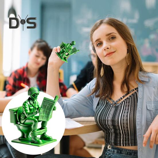 Статуэтка зеленого солдата в туалете, читающего газету, писающего человека, статуэтка из смолы, скульптура, модель, игрушка, украшение для домашнего офиса, рабочего стола, орнамент