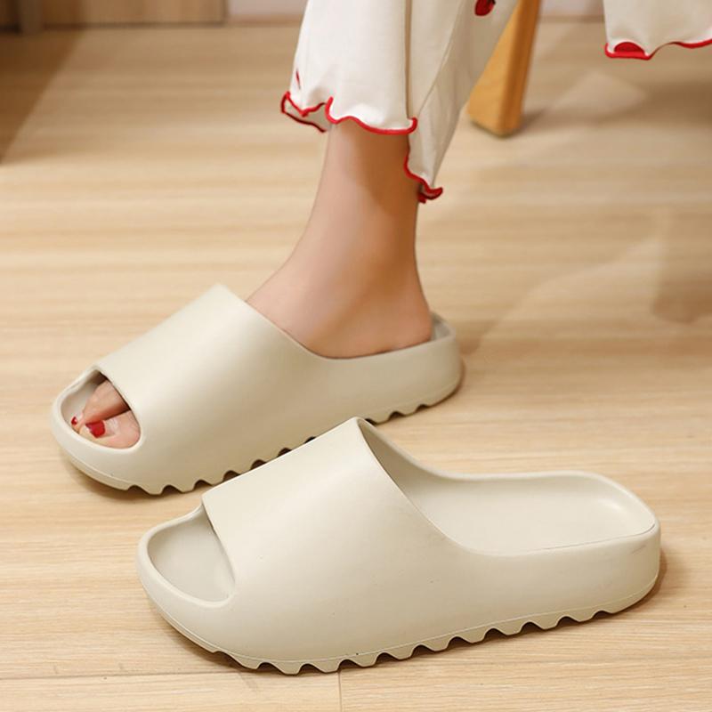 Летние пляжные нескользящие тапочки из ЭВА, женские удобные шлепанцы с мягкой подошвой и подушкой, женские легкие домашние шлепанцы на толстой платформе, 2024