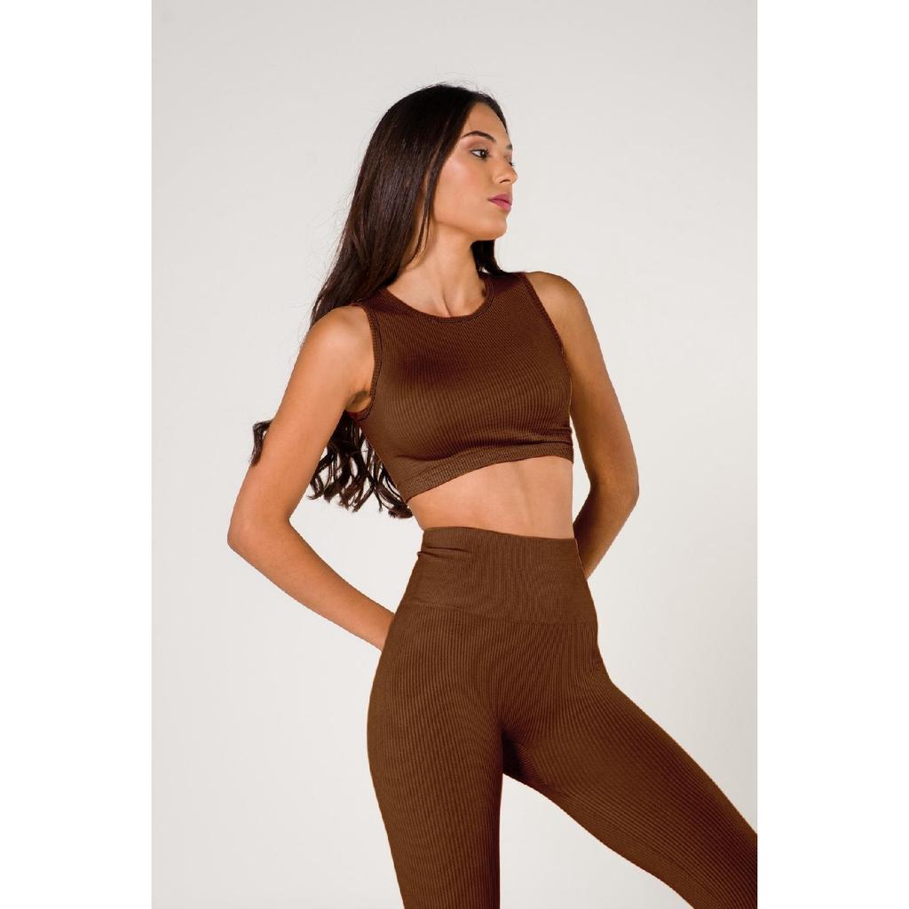 Бесшовный спортивный бюстгальтер в рубчик