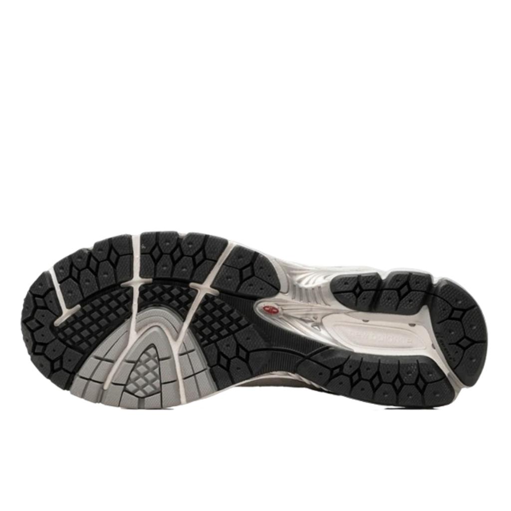 New Balance 2002R Gore-Tex Concrete