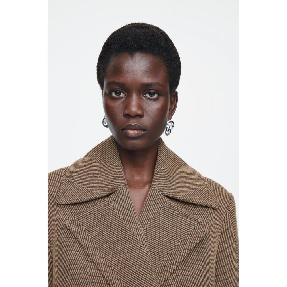 COS Шерстяное пальто с узором «ёлочка» в Японии