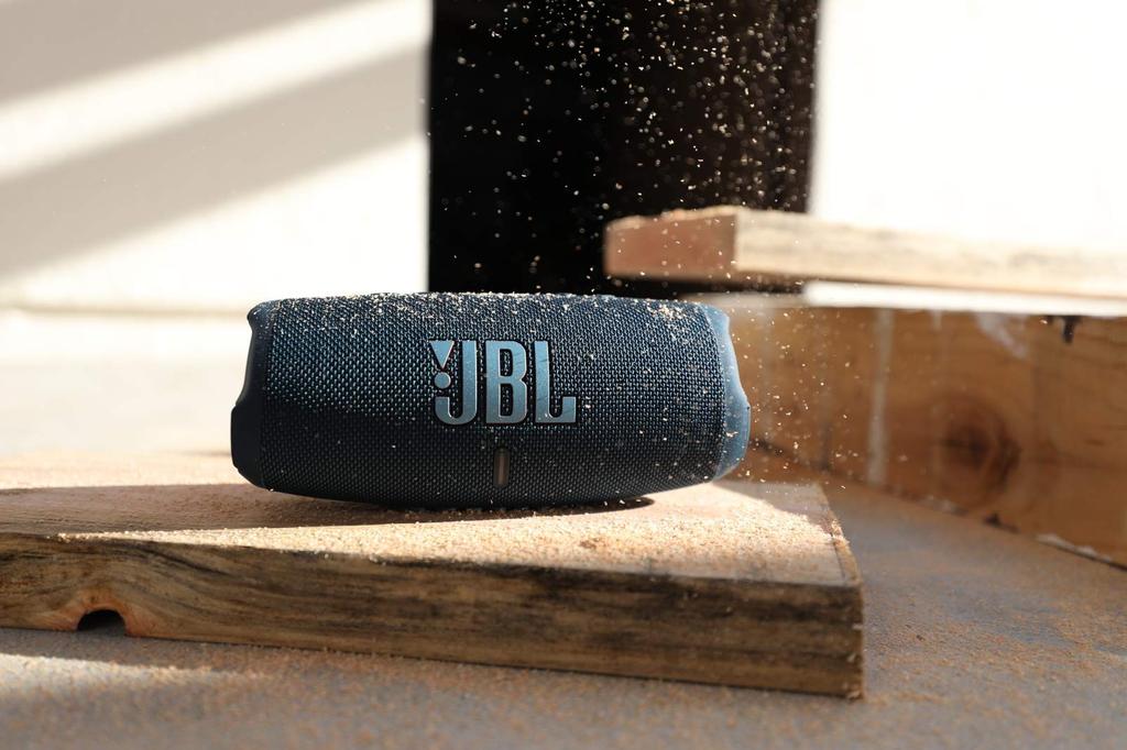 JBL Charge 5 Портативная Bluetooth-колонка Зарядка USB-C IP67 Пылезащищенная Водонепроницаемая 2-полосная Пассивный излучатель Синий Модель 2021 года