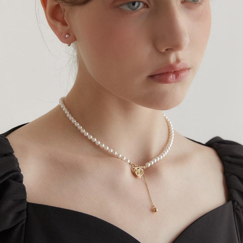 TATIANA Rose Toggle Pearl Necklace NZ2124