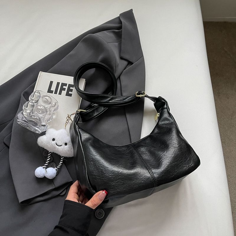 Minimalist Large Capacity Bag Female 2025 New Arrival Summer Popular One Shoulder Bag Casual Class Work Clothing Crossbody Dumpling Bag