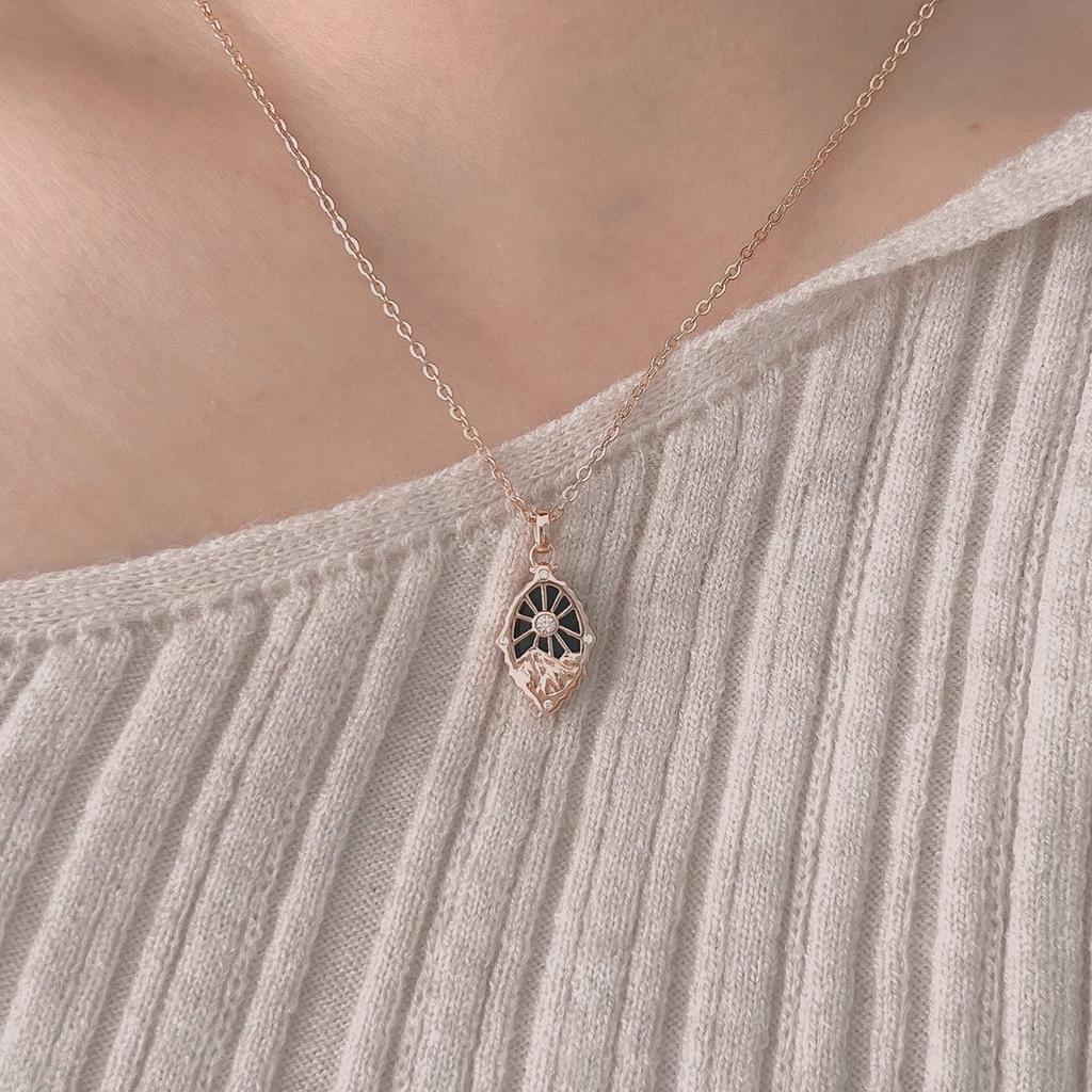 Explosive Korean Starry Sky Necklace, Gemstone Mountain Design, Commuting Stacked With Feminine Light Luxury Accessories