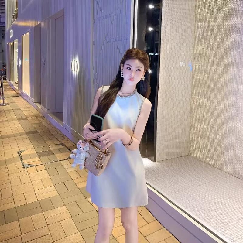 Женское элегантное белое мини-платье А-силуэта без рукавов