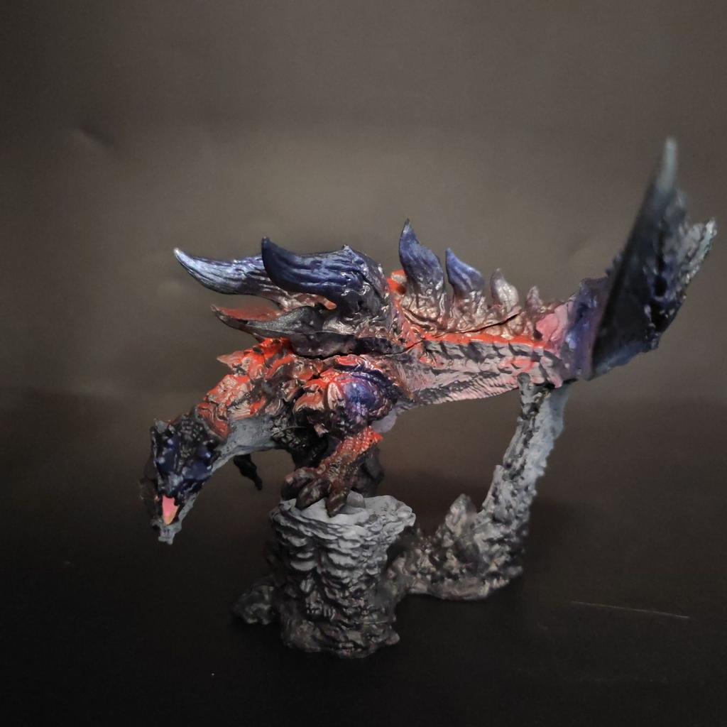 В наличииНовое в Monster Hunter World Фигурка Галвеноса Раталоса Игровая Модель Коллекционные Игрушки Настольное Украшение Приборная панель Автомобиля